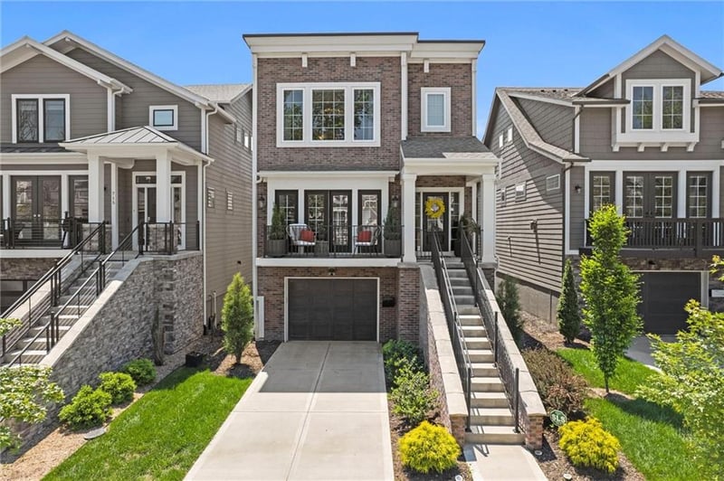 717 W 44th Ter, Kansas City, MO 64111