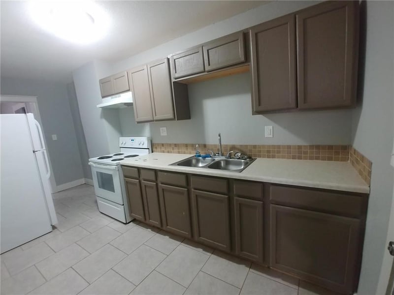 2708 Benton Blvd, Kansas City, MO 64128