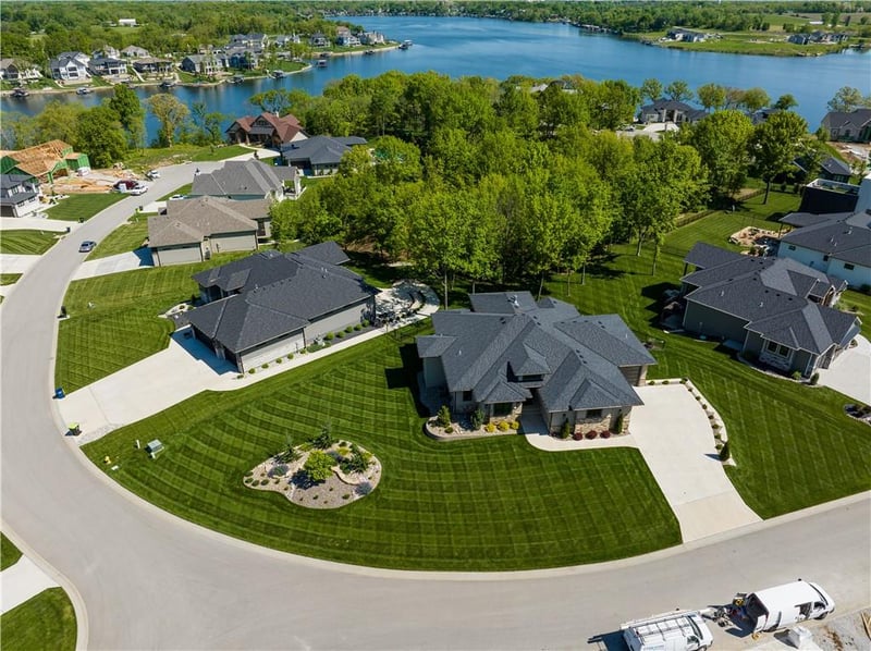 34 Sequoyah Point, Lake Winnebago, MO 64034