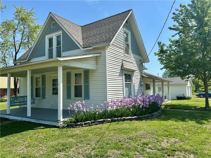 304 Walnut St, Kidder, MO 64649
