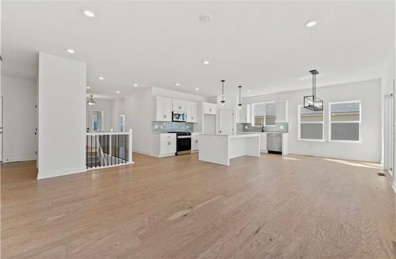 11131 Crescent Ct, Kansas City, MO 64157