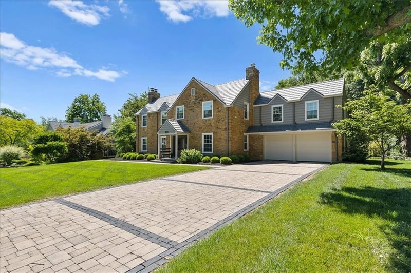 835 W 53rd Ter, Kansas City, MO 64112