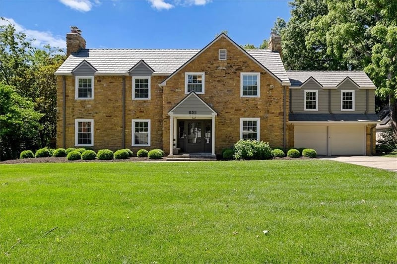 835 W 53rd Ter, Kansas City, MO 64112