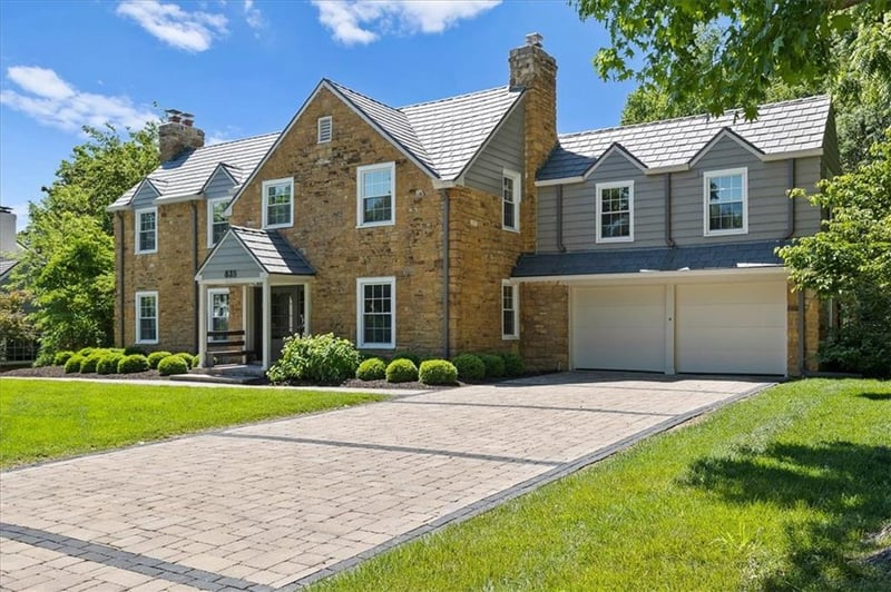 835 W 53rd Ter, Kansas City, MO 64112