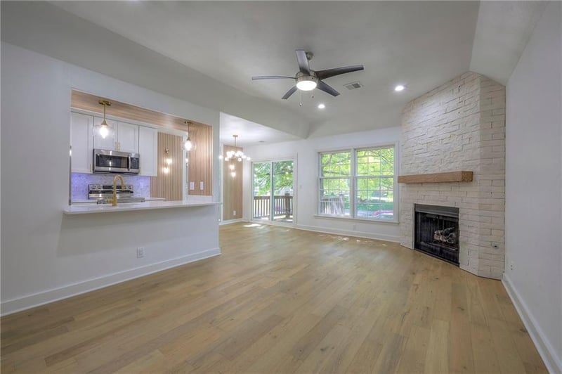 12136 Hayes St, Overland Park, KS 66213