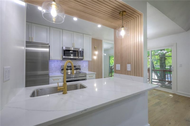 12136 Hayes St, Overland Park, KS 66213