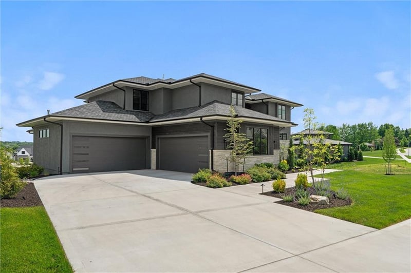 10721 W 142nd St, Overland Park, KS 66221