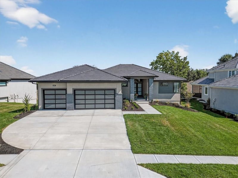 5907 Lucerne Ave, Kansas City, MO 64151