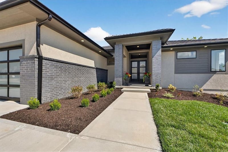 5907 Lucerne Ave, Kansas City, MO 64151