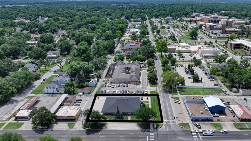 1315 6th Ave, Topeka, KS 66606