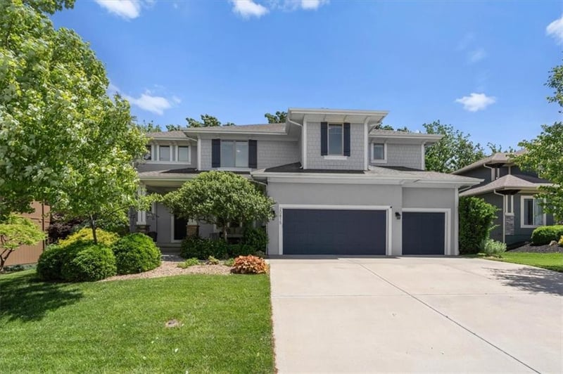 20815 W 68th St, Shawnee, KS 66218