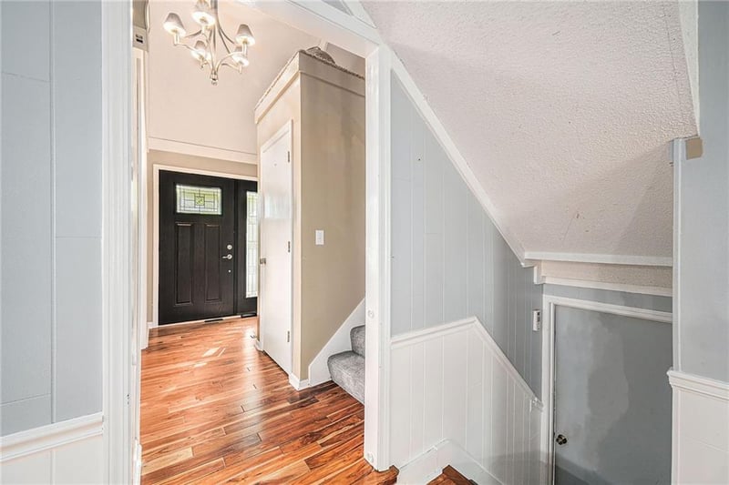 9708 Campbell Dr, Kansas City, MO 64155