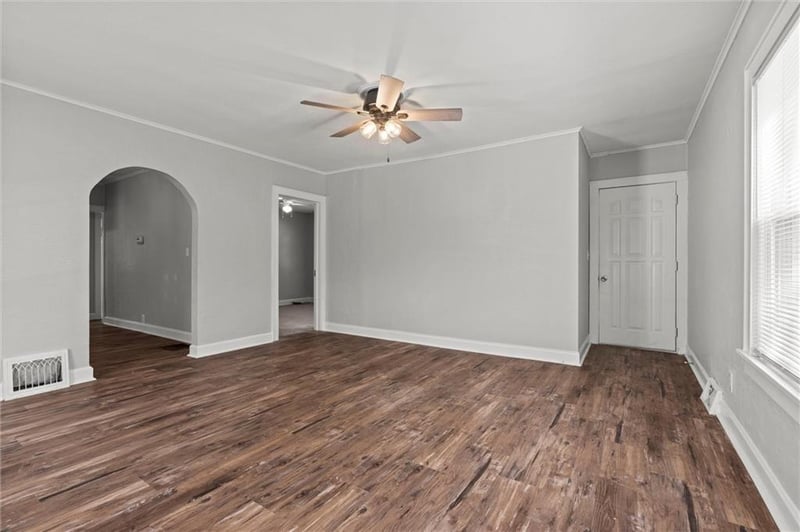 4001 NW South Dr, Riverside, MO 64150
