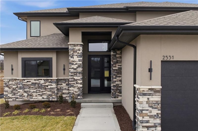 2531 Woodland Oak Cir, Lee's Summit, MO 64086