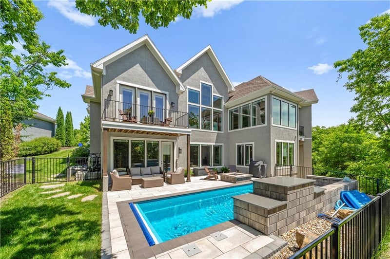 27517 W 100th Ter, Olathe, KS 66061