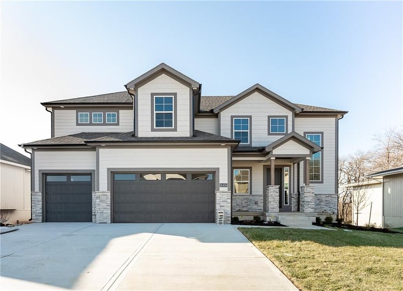 18456 Pawnee Ln, Overland Park, KS 66085