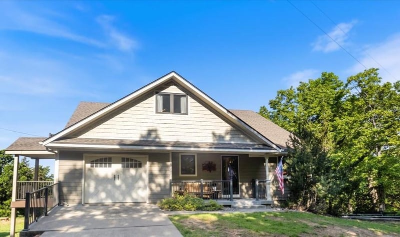 29791 Eastbank Dr, Warsaw, MO 65355