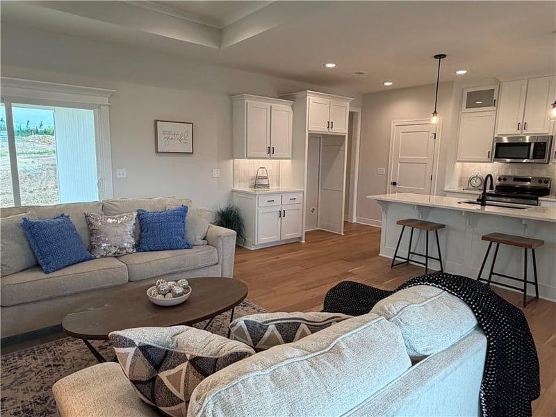 1642 157th Ter, Basehor, KS 66007