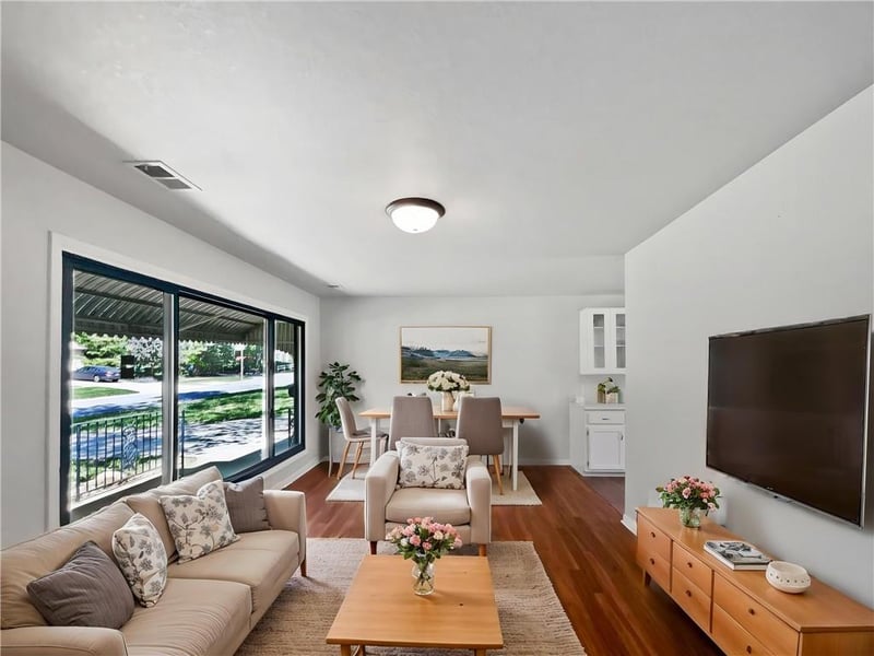 7139 Hardy St, Overland Park, KS 66204