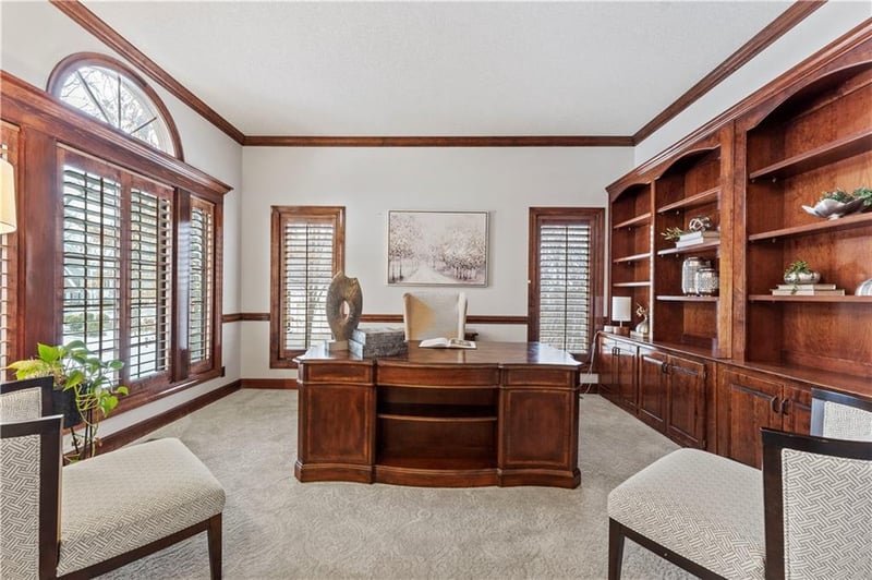4507 N Mulberry Dr, Kansas City, MO 64116