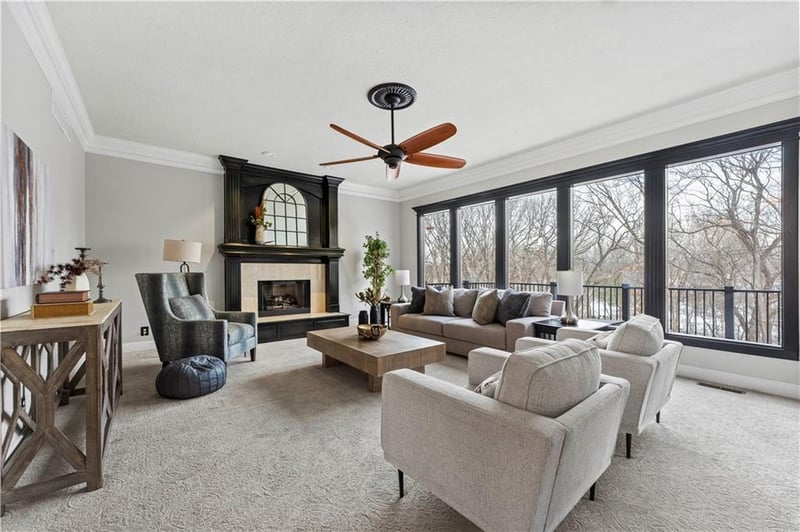 4507 N Mulberry Dr, Kansas City, MO 64116