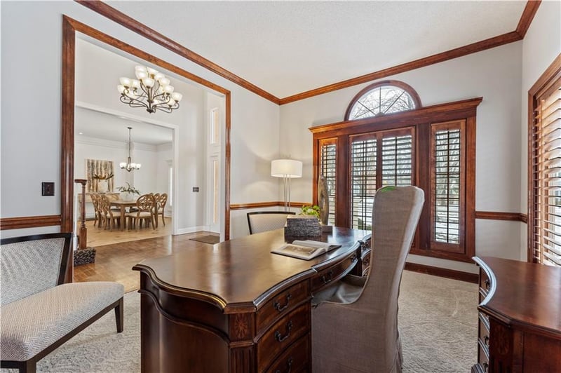 4507 N Mulberry Dr, Kansas City, MO 64116