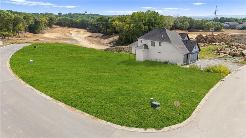 162 Montebella Dr, Riverside, MO 64150