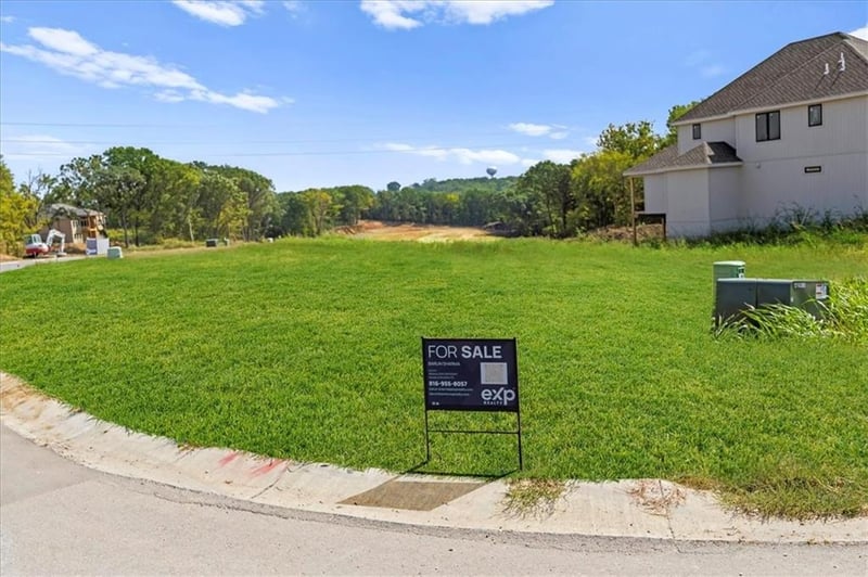 162 Montebella Dr, Riverside, MO 64150