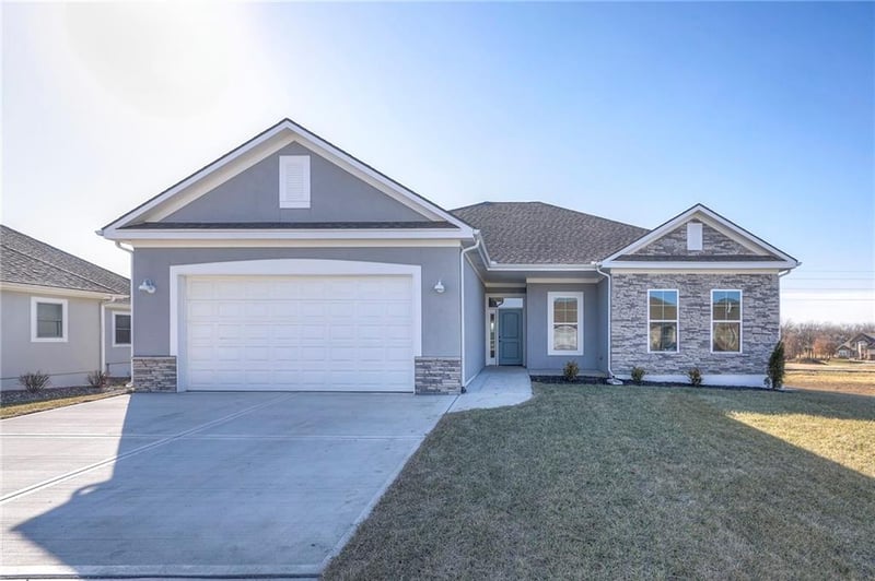 11407 Trevor Dr, Peculiar, MO 64078