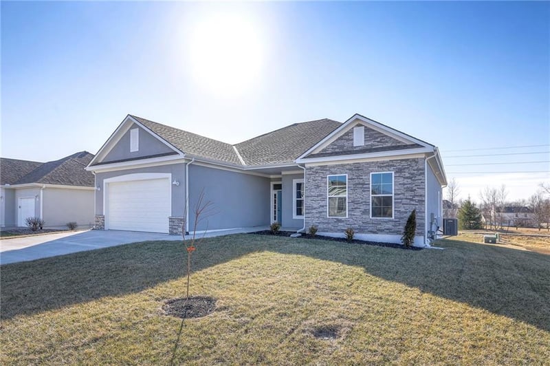 11407 Trevor Dr, Peculiar, MO 64078