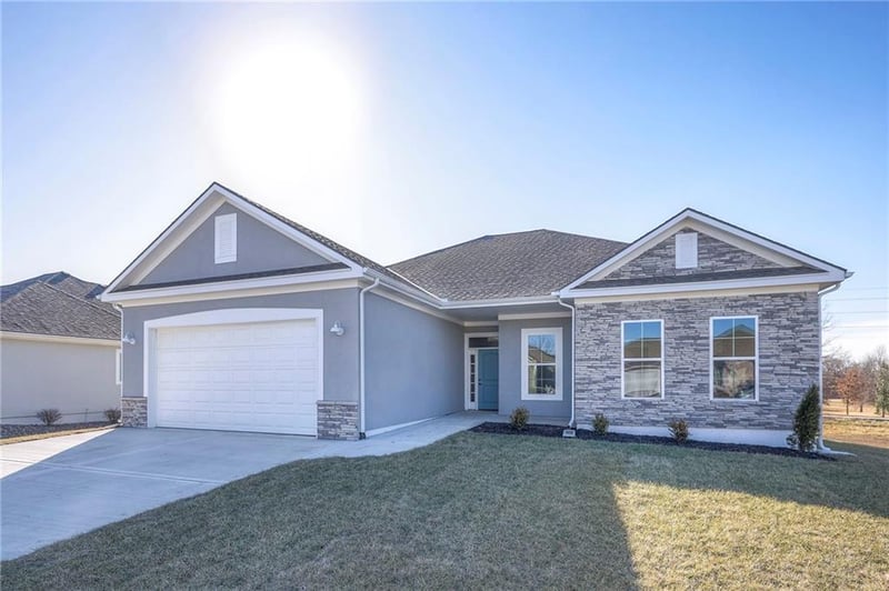 11407 Trevor Dr, Peculiar, MO 64078