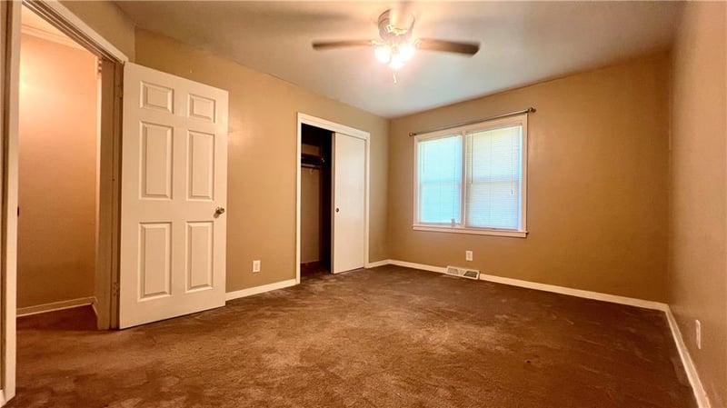 1445 77 St, Kansas City, MO 64131