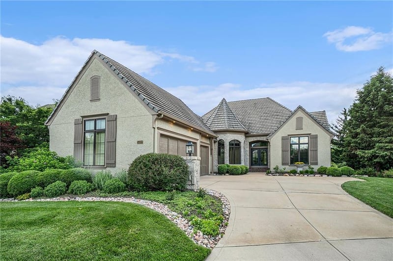 14008 Nicklaus Dr, Overland Park, KS 66223