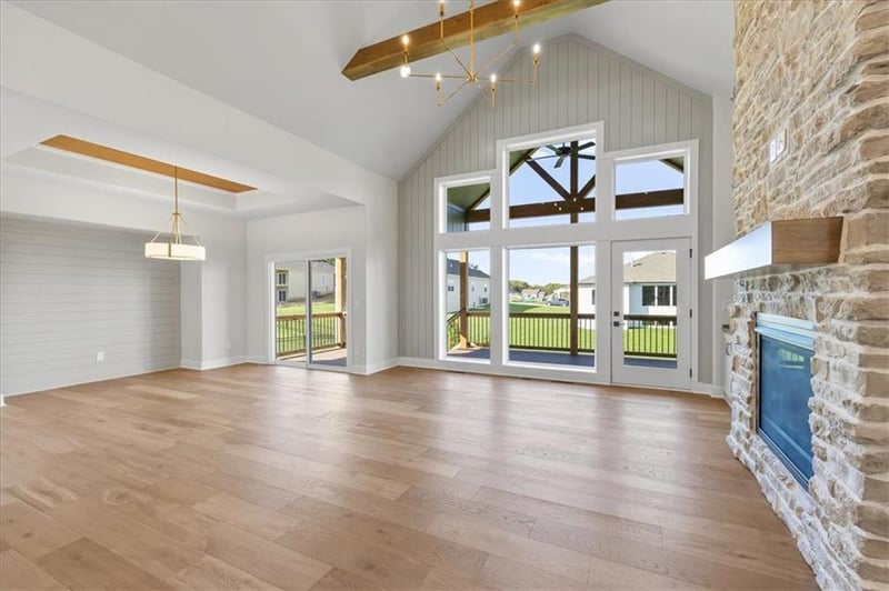 2226 Heartland Ct, Lee's Summit, MO 64082