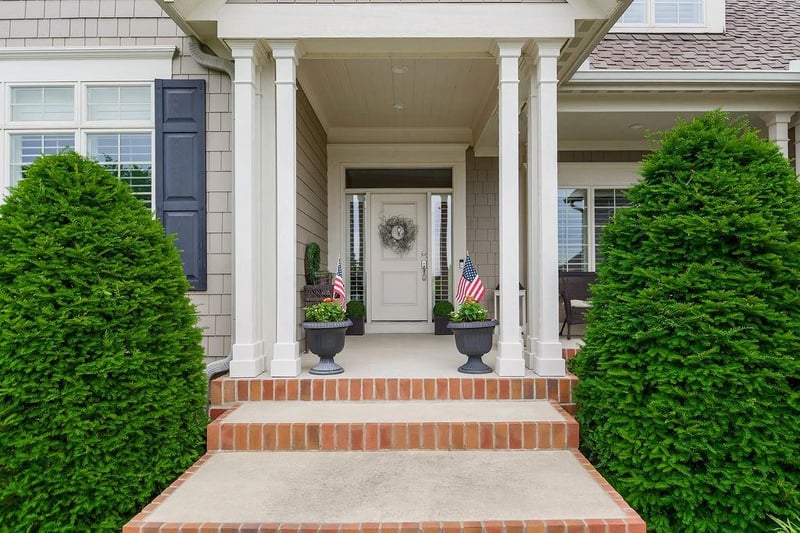 10309 S Oakcrest Ln, Olathe, KS 66061