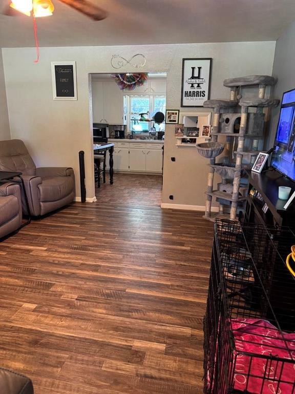 210 W Walnut St, Girard, KS 66743
