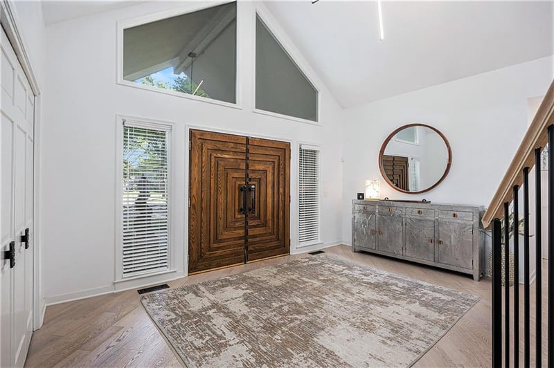 8201 W 100th Ter, Overland Park, KS 66212