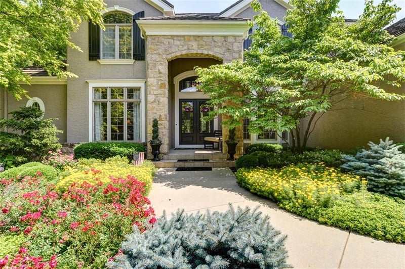 14301 Briar St, Leawood, KS 66224