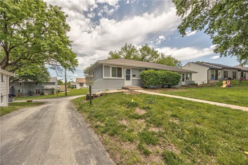 9415 Bluejacket St, Overland Park, KS 66214