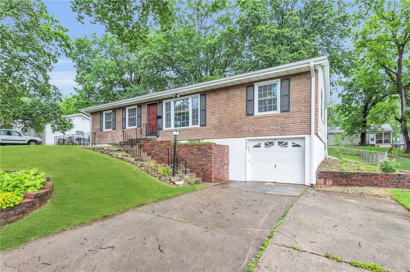 3640 47th Ter, Kansas City, MO 64117