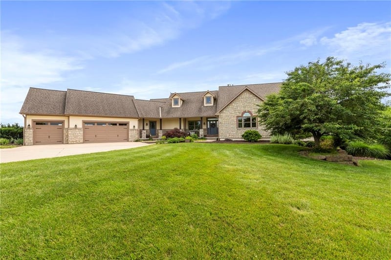15405 161st St, Bonner Springs, KS 66012