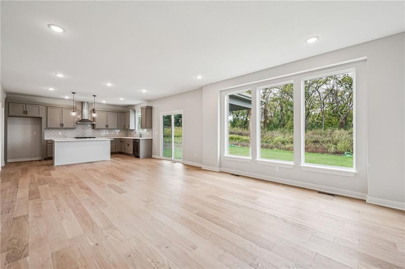 838 Reed Dr, Raymore, MO 64083