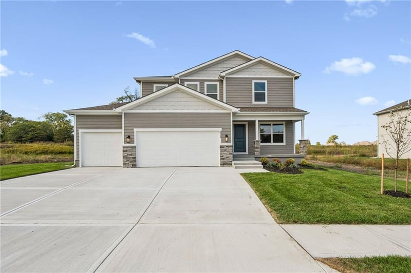 838 Reed Dr, Raymore, MO 64083