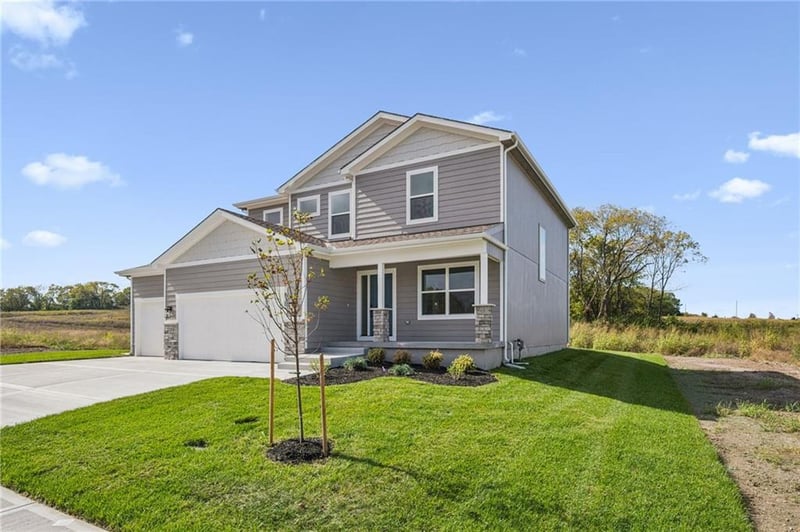 838 Reed Dr, Raymore, MO 64083