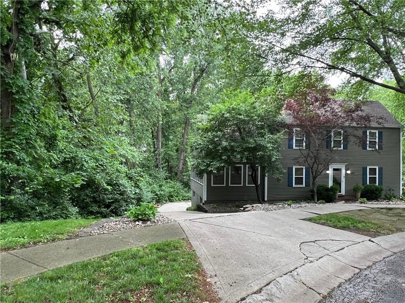 601 NW 41st St, Kansas City, MO 64116