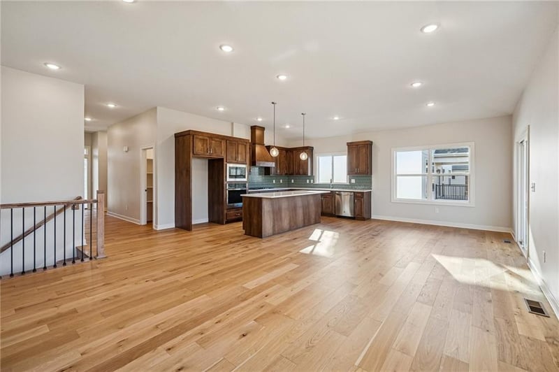 901 Reed Dr, Raymore, MO 64083