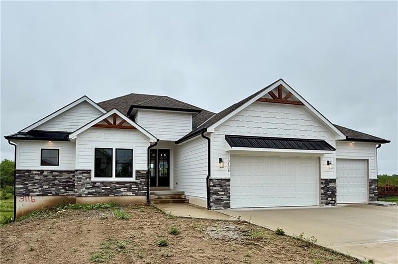 3116 Summit View Trl, Lee's Summit, MO 64082
