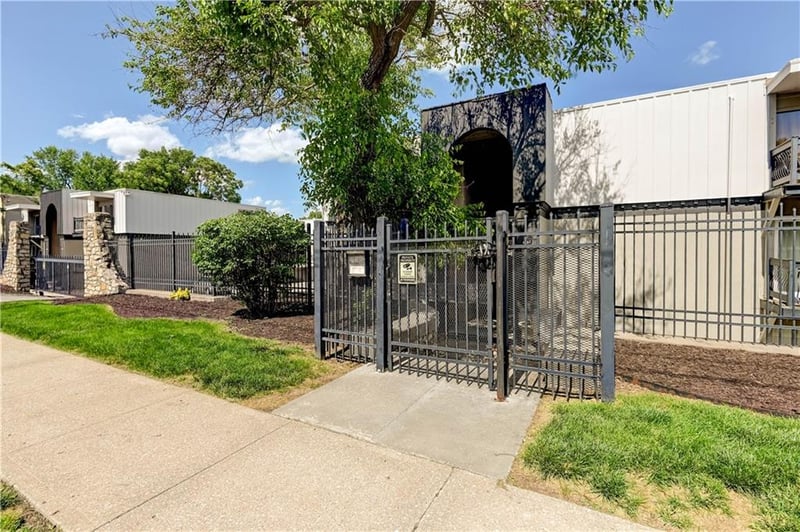 4157 Roanoke Rd #2, Kansas City, MO 64111