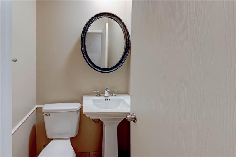 4157 Roanoke Rd #2, Kansas City, MO 64111