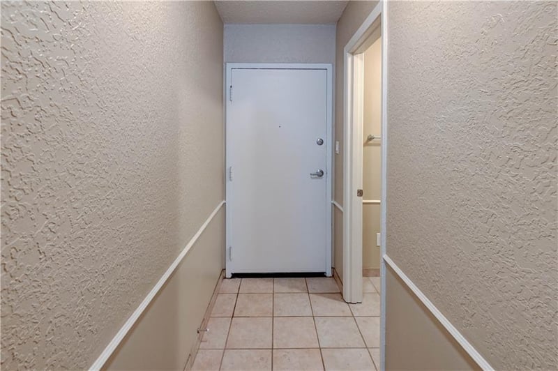 4157 Roanoke Rd #2, Kansas City, MO 64111